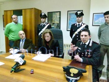 Da sx. il luogotentene Di Maio, il procuratore Raffa, il capitano Zito.